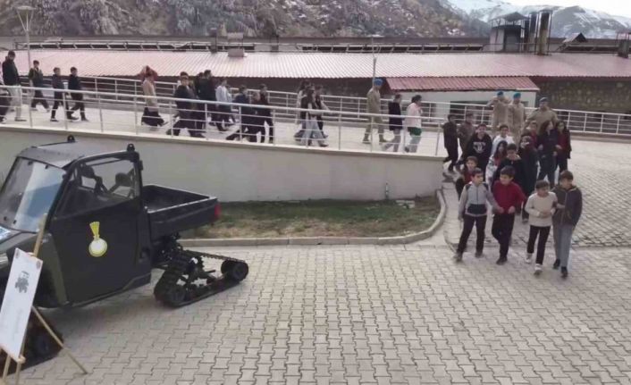 Şırnak’ta jandarmadan çocuklara unutulmaz gün