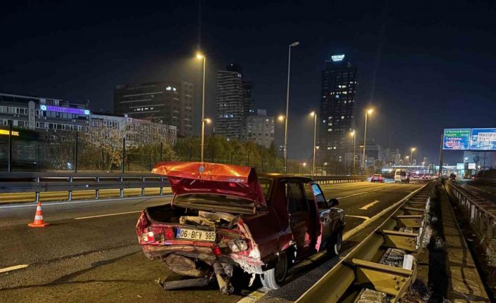 Şişli’de 3 araç birbirine girdi: 1 ağır 2 yaralı