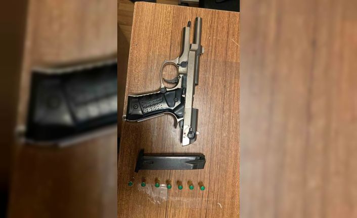 Şişli’de İETT durağında gündüz vakti havaya ateş açan şüpheli yakalandı