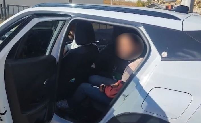 Sivas’ta 14 ayrı operasyonda 83 kaçak göçmen yakalandı