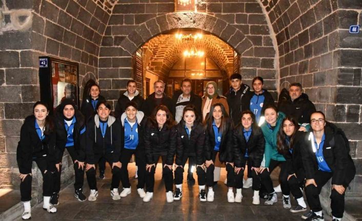 Siverek Belediyesi, Ağrı kadın futbolcularının konaklama masraflarını üstlendi