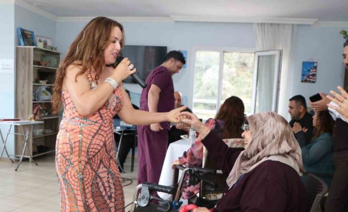 Söke Huzur Evi’nde erken yeni yıl kutlaması renkli geçti