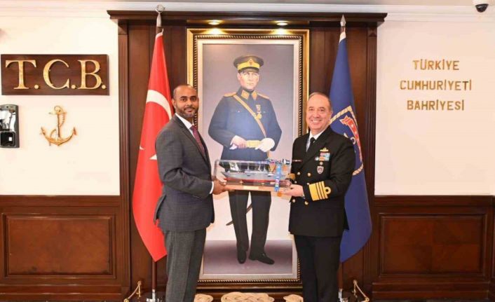 Somali Limanlar ve Deniz Ulaştırma Bakanı Nur, Deniz Kuvvetleri Komutanı Tatlıoğlu’nu ziyaret etti