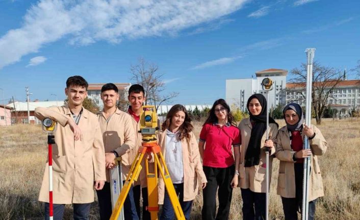 Staj programı ile geleceğin tapu memurları yetiştiriliyor