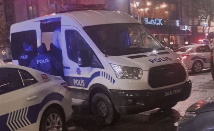 Sultangazi’de iki kişi arasındaki kavgaya aileler dahil oldu: Ortalık savaş alanına döndü