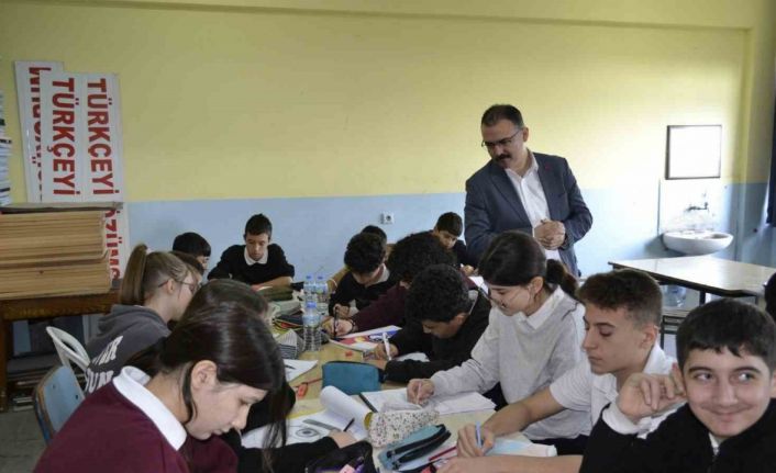 Sultanhisar Kaymakamı Ateş, öğrencilerle bir araya geldi