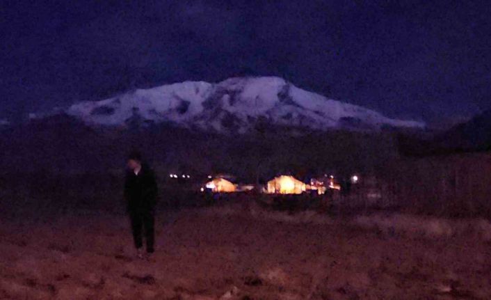 Süphan Dağı’nda kartpostallık görüntüler