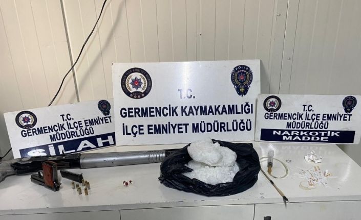 Şüphe üzerine durduruldu, evinde 2 kilogram uyuşturucu ele geçirildi