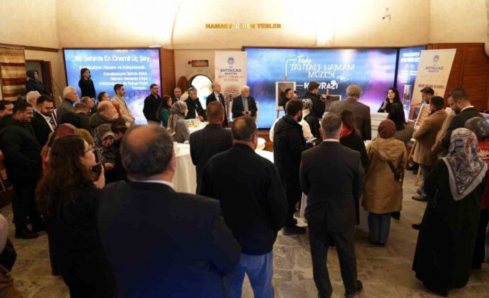 Tahtalı Hamam Müzesi’nde "Bir Kent, Bir Tarih, Bir Kadraj" fotoğraf sergisi açıldı