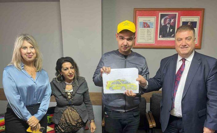 Taksi tutkunu Halil’e Başkan Özkan’dan özel sürpriz