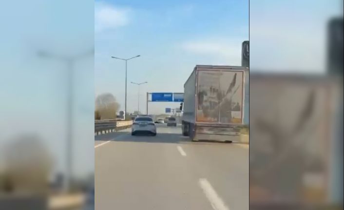 Tehlike saçan tır şoförünü silah doğrultup durdurdular