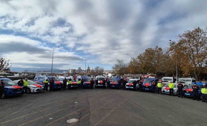 Tekirdağ’da emniyet ve jandarmaya yeni araçlar teslim edildi