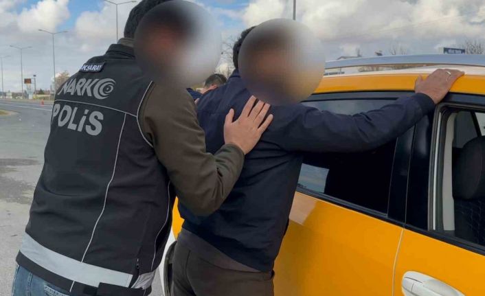 Telefon dolandırıcısı 5,5 milyonluk altınla taksisinde yakalandı