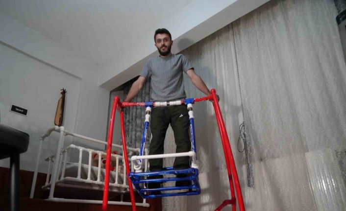 Tesisatçı baba adayından, doğacak bebeğine su borusundan beşik ve salıncak