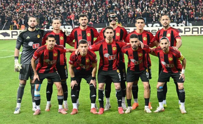 TFF 3. Lig: Eskişehirspor: 3 - Karşıyaka: 0