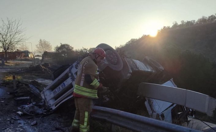 Tır kontrolden çıktı: 1 yaralı