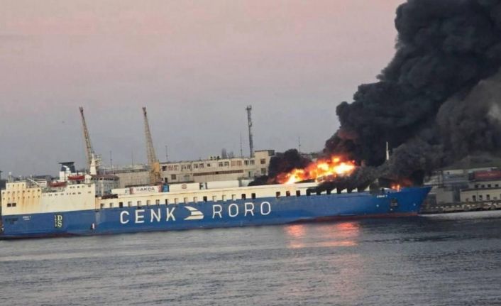 Tır taşımacılığı yapan Türk gemisi Odesa’da vuruldu