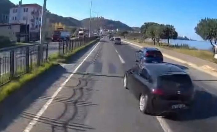 Trabzon’da kazaya davetiye çıkartan yollar ve sürücüler araç kameralarına yansıdı