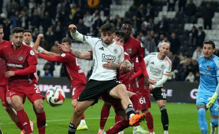 Trendyol Süper Lig: Beşiktaş: 1 - Gaziantep FK: 1 (İlk yarı)