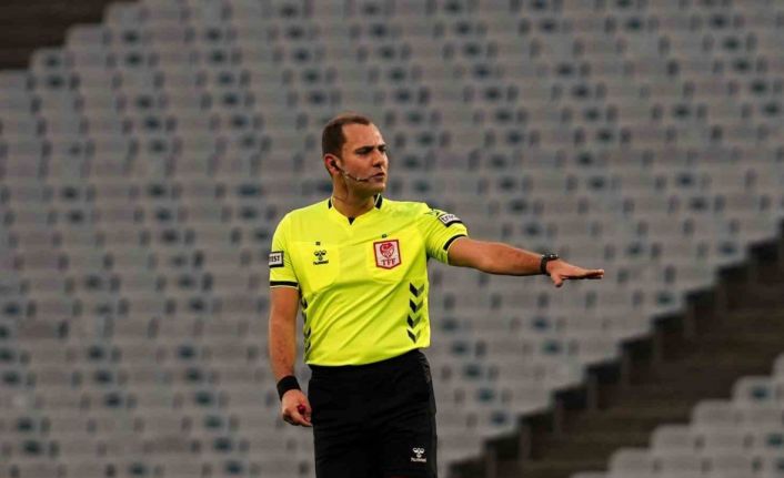 Trendyol Süper Lig: Fatih Karagümrük: 0 - Kocaelispor: 0 (İlk yarı)