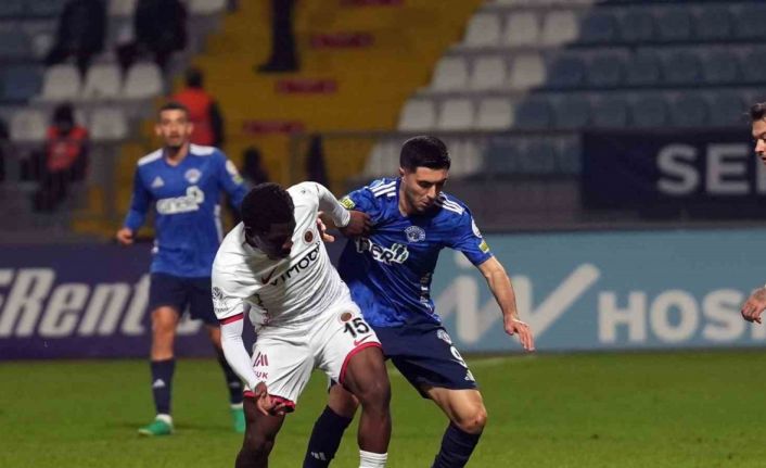 Trendyol Süper Lig: Kasımpaşa: 0 - Gençlerbirliği: 0 (İlk yarı)