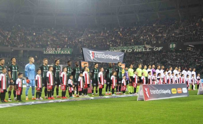 Trendyol Süper Lig: Kocaelispor: 0 - Antalyaspor: 0 (Maç devam ediyor)