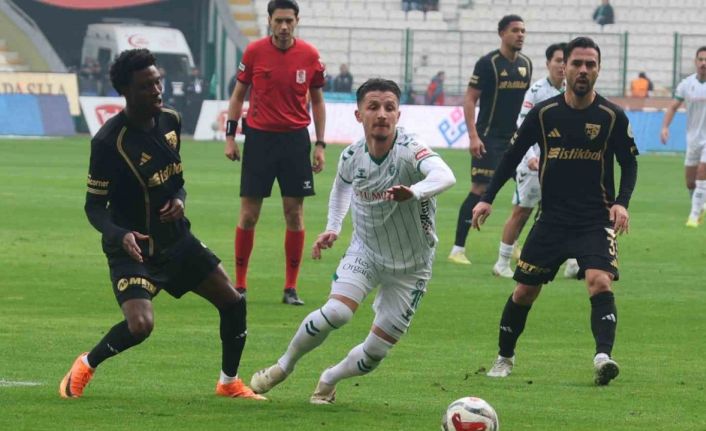 Trendyol Süper Lig: Konyaspor: 0 - Kayserispor: 0 (İlk yarı)