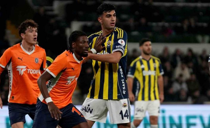Trendyol Süper Lig: RAMS Başakşehir: 0 - Fenerbahçe: 0 (İlk yarı)