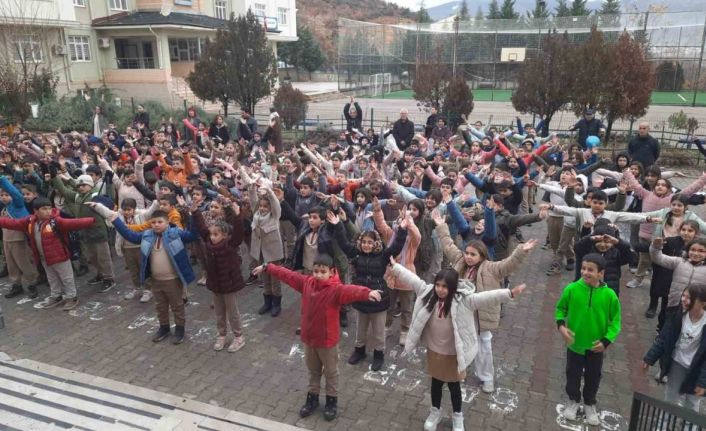 Tunceli’de minikler, derse sporla hazırlandı