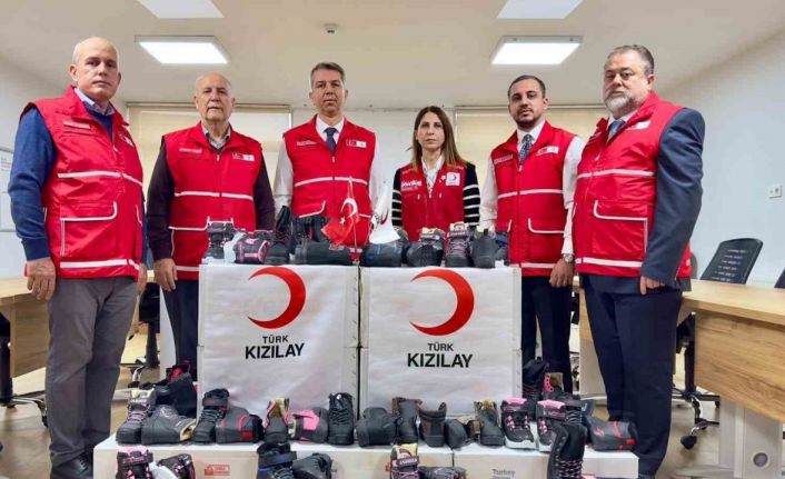 Türk Kızılay Manisa’dan kışlık ayakkabı kampanyası
