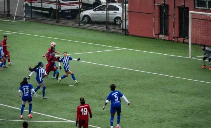 Turkcell Kadın Futbol Süper Ligi: Hakkarigücü: 0 - Yüksekova SK: 1
