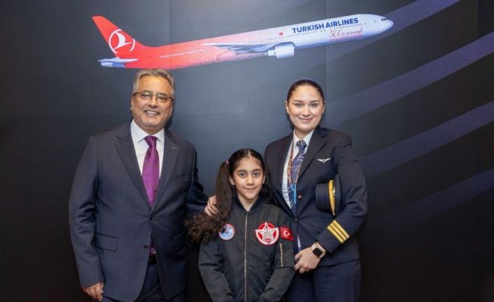 TUSAŞ şehidinin 10 yaşındaki kızı kanseri yendi, pilot koltuğuna oturdu