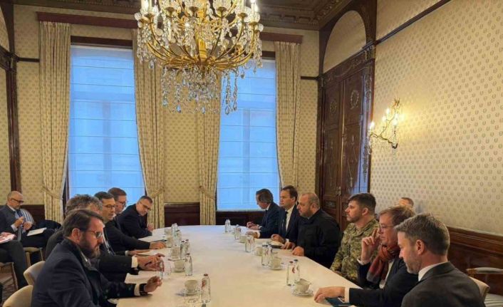 Ukrayna ve Avrupa’dan üst düzey güvenlik yetkilileri, barış müzakereleri ve güvenlik garantilerini görüştü