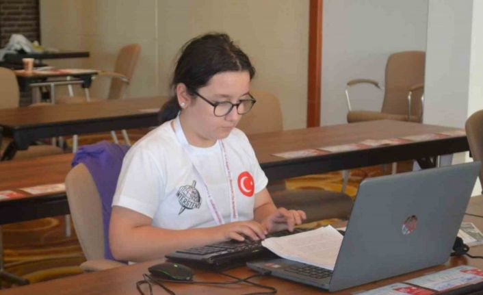 Uluslararası Bilgisayar Klavye Yarışında Türkiye Dünya şampiyonu oldu