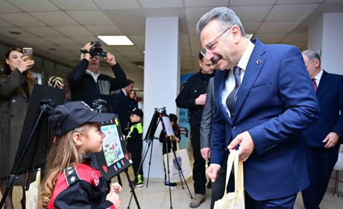 Vali Aksoy: "Teknoloji bağımlılığı giderek artan bir sorun haline geliyor"