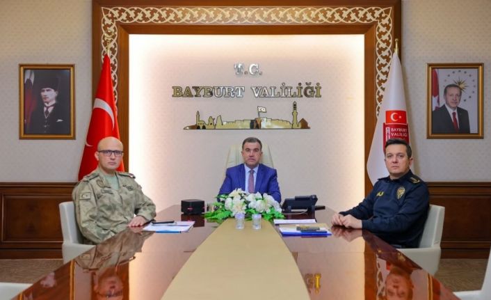 Vali Eldivan, İçişleri Bakanı Yerlikaya başkanlığındaki yeni yıl tedbirleri toplantısına katıldı