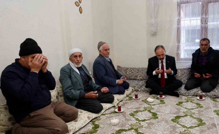 Vali Kızılkaya kazada hayatını kaybeden vatandaşın ailesiyle görüştü