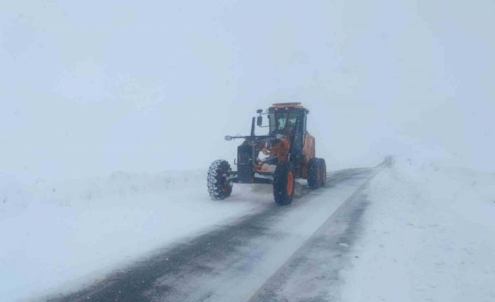 Van’da 28 yerleşim yerinin yolu ulaşıma kapandı