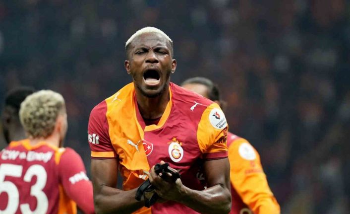 Victor Osimhen bu sezonki gol sayısını 11’e çıkardı