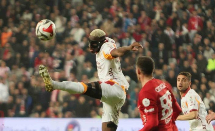 Victor Osimhen ligde 6. golünü attı