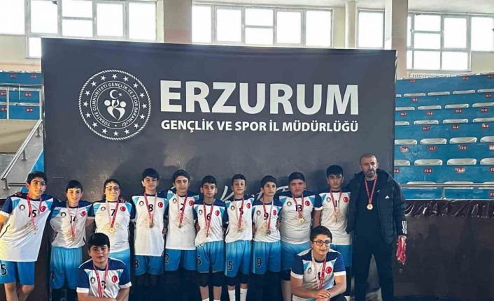 Voleybolda Erzurum Şampiyonu Oltu Cumhuriyet Ortaokulu