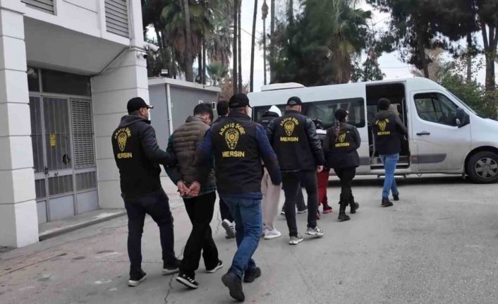 Yabancıların pasaportlarına el koyup fuhuş yaptıran şebeke çökertildi: 3 tutuklama