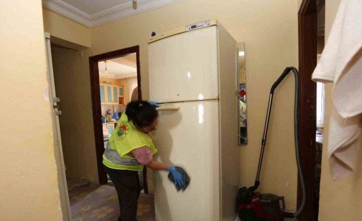 Yalnız yaşayan yaşlı kadına şefkat eli