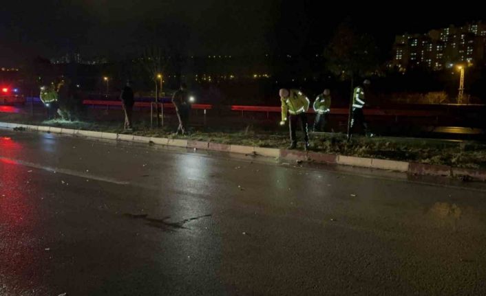 Yaşlı adam yolun karşısına geçmek isterken canından oldu