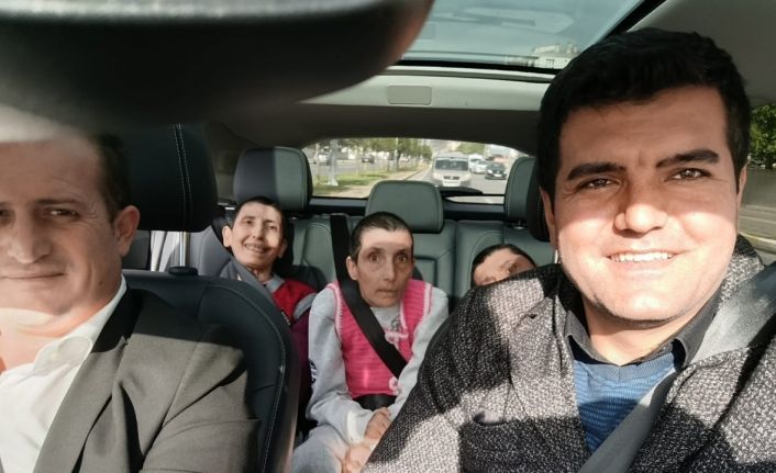 Yerli ve milli otomobile binmek isteyen üç engelli kardeşin isteği karşılıksız kalmadı