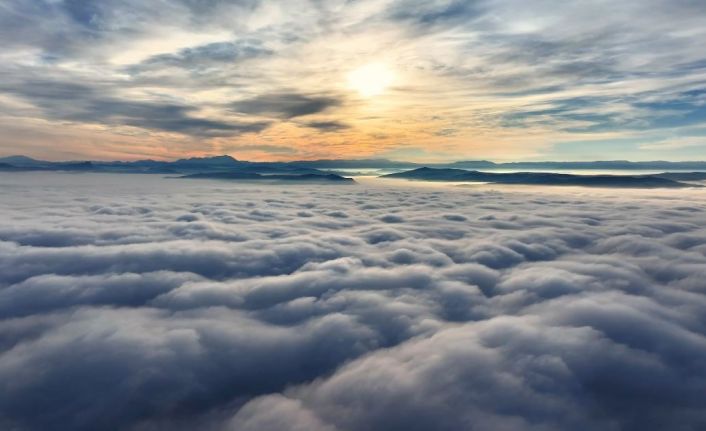 Yoğun sis masalsı görüntüler oluşturdu
