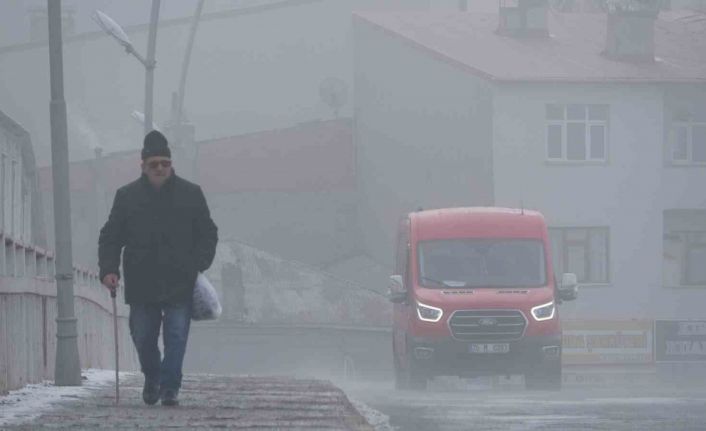 Yoğun sis sonrası kent adeta kayboldu