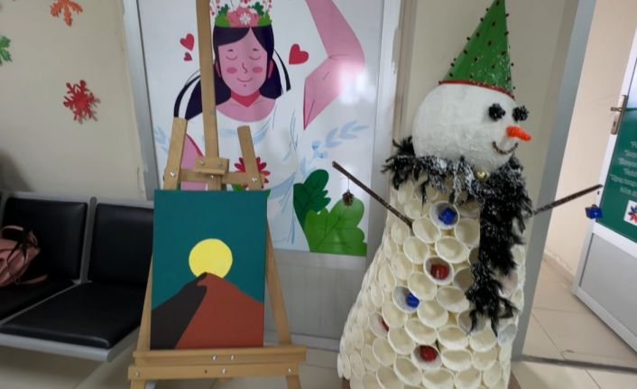 Yüksekova’da Toplum ve Ruh Sağlığı Merkezinde hastaların ürünleri sergilendi