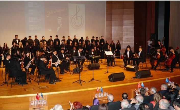 Zeki Müren’in 94’üncü doğum gününde unutulmadı