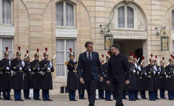 Zelenskiy, Macron ile bir araya geldi